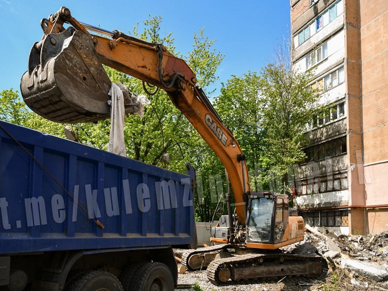 В доме по ул. Пинтера началась подготовку к демонтажу подъезда.