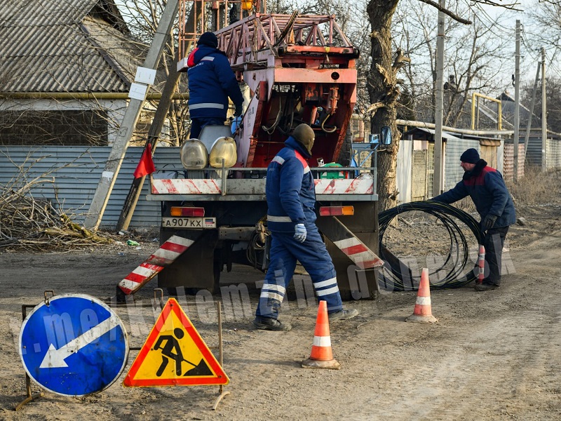 В Куйбышевском районе идут работы по реконструкции наружного освещения.